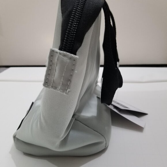 Steve Madden brand lunch bag/tote with small clear container with lid inside. - Picture 5 of 16